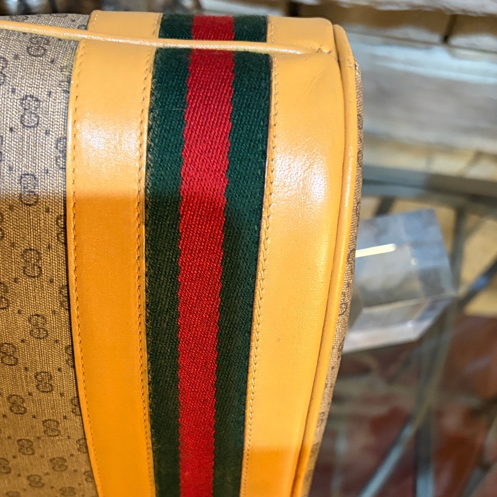 Gucci Sherryline Bucket Crossbody Bag with Gold Accents - Picture 9 of 13